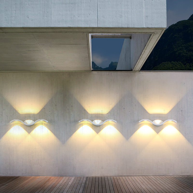 Minimalist Aluminum LED Wall Light / White Shell / 9W 3000K