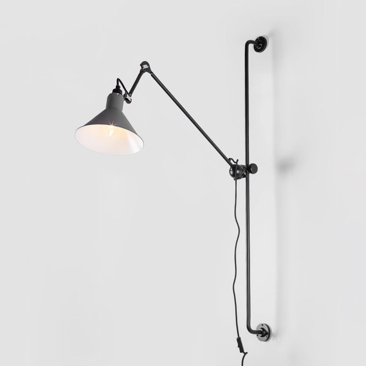 Adjustable Metal Rocker Wall Light / ∅ 8.3″ x H 46.5″ / Dia 21cm x H 118cm / Grey & Black / EU Plug