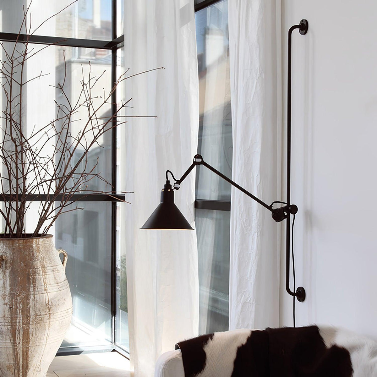 Adjustable Metal Rocker Wall Light / ∅ 8.3″ x H 46.5″ / Dia 21cm x H 118cm / Yellow & Black / EU Plug