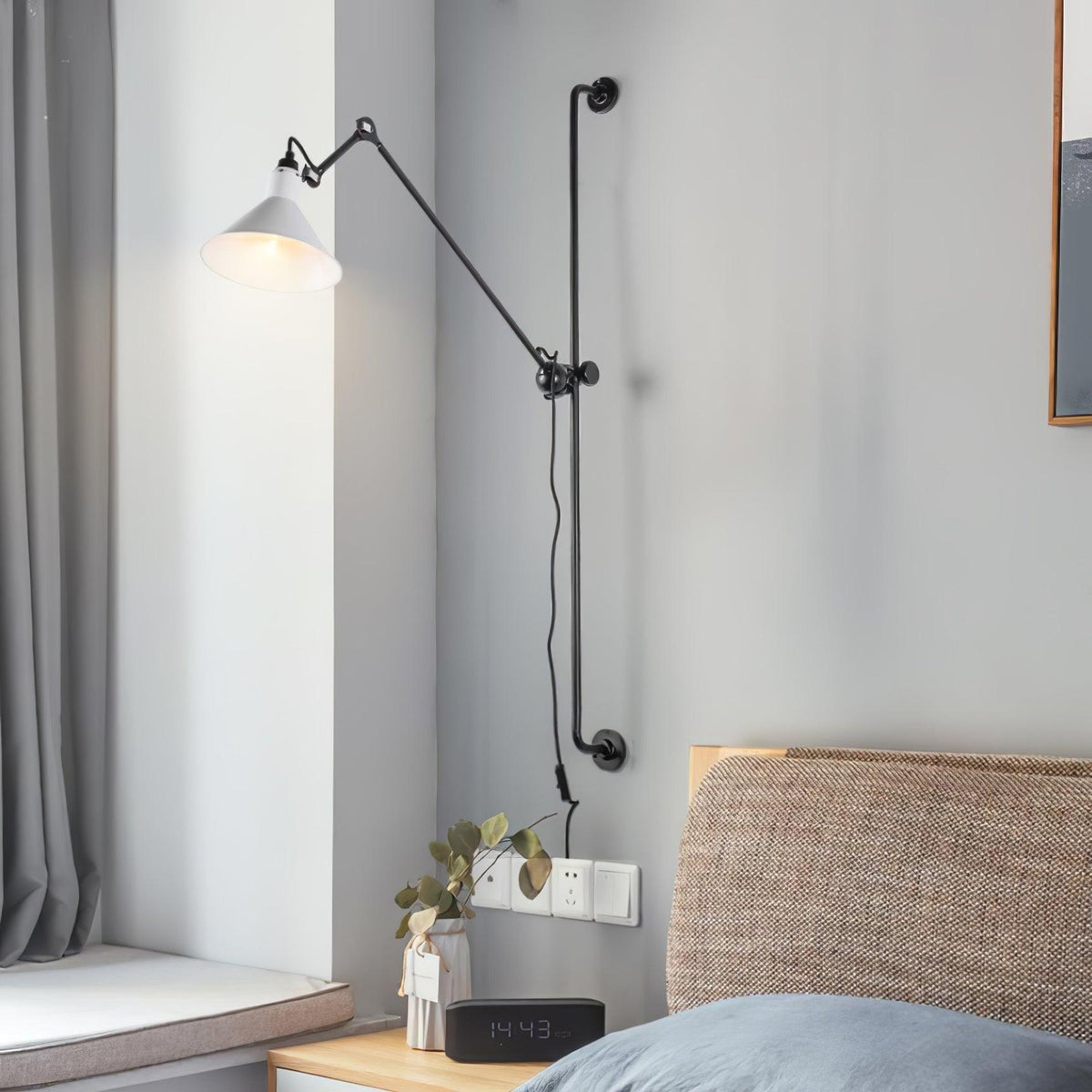 Adjustable Metal Rocker Wall Light / ∅ 8.3″ x H 46.5″ / Dia 21cm x H 118cm / Red & Black / US Plug